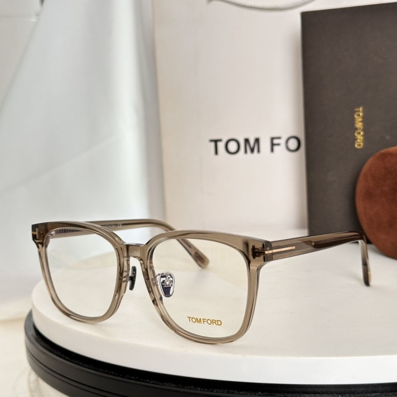 TOM FORD